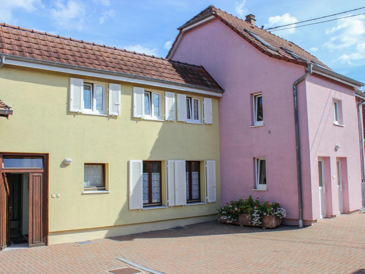 Jaune Et Rose-4 By Interhome Apartment