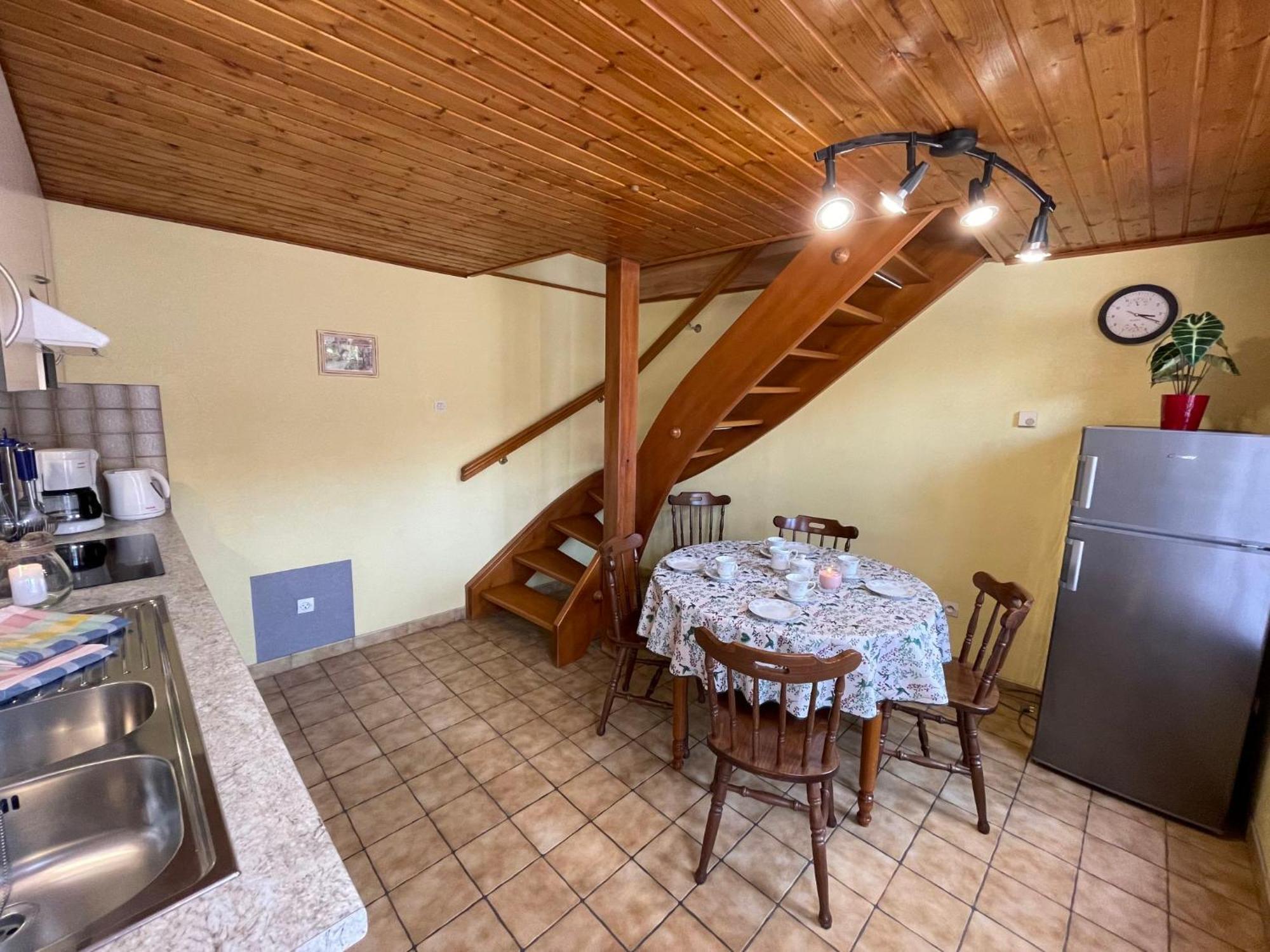 Jaune Et Rose-4 By Interhome Apartment